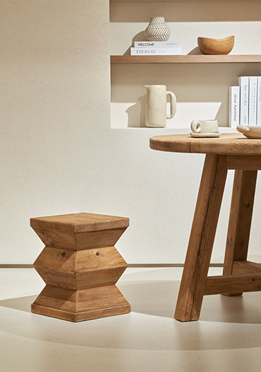 Natural Talks Stool