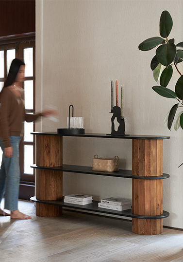 Natural Talks Foyer Shelf